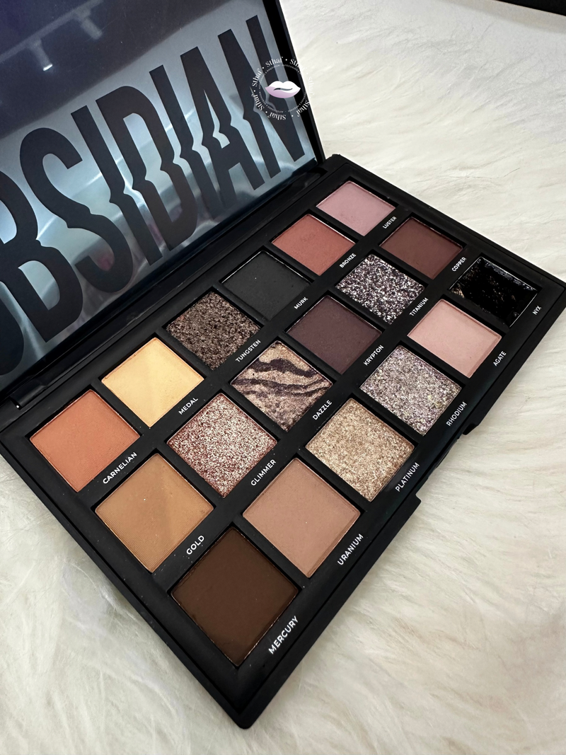 Paleta de Sombras Precious Obsidian (18 cores)